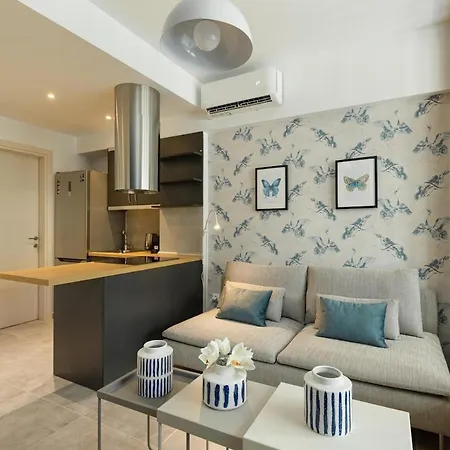 Innovative Urban Boho In Ladadika Apartment *